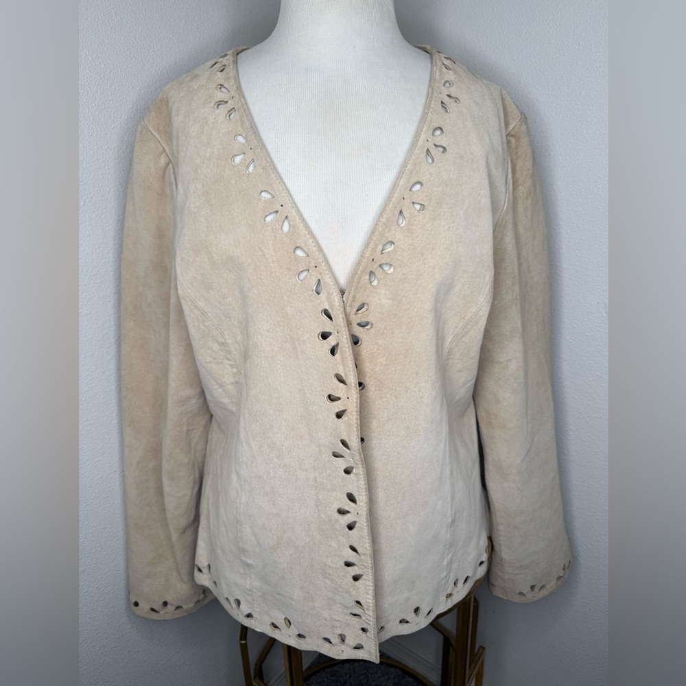 VTG Scully Suede Jacket Cut-out Floral scallop open style boho festival coastal